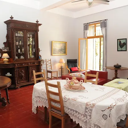 Riverside Gardens Villa *