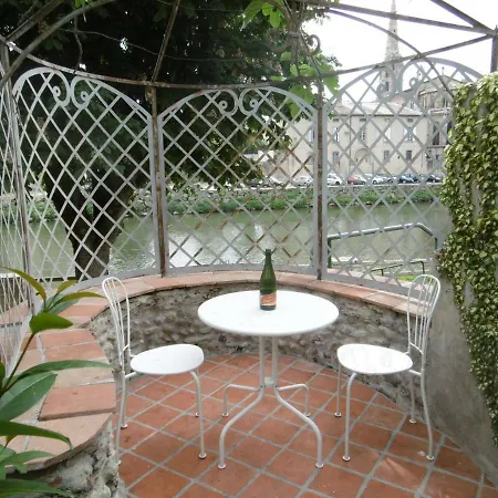 Riverside Gardens Villa *